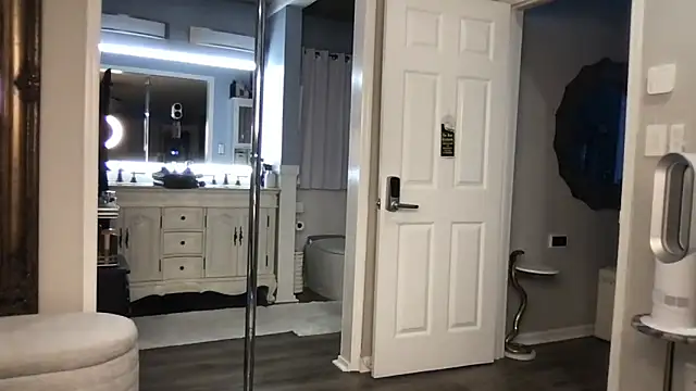 curvyfunlover online show from 10.15.25