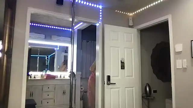 curvyfunlover online show from 12.15.25