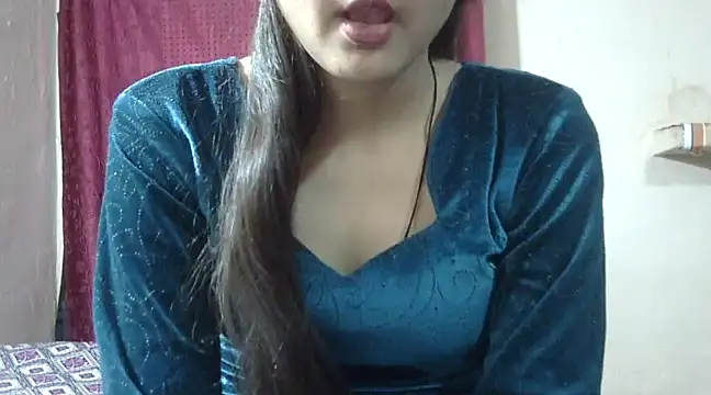 Snapshot of Aayesha chatting on 12.10.24 Aayesha online show from 12.10.24