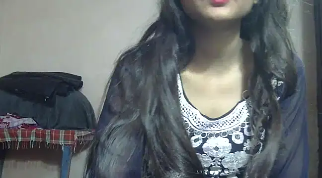 Snapshot of Aayesha chatting on 01.26.25 Aayesha online show from 01.26.25
