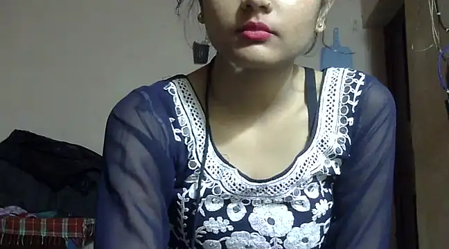 Snapshot of Aayesha chatting on 01.26.25 Aayesha online show from 01.26.25