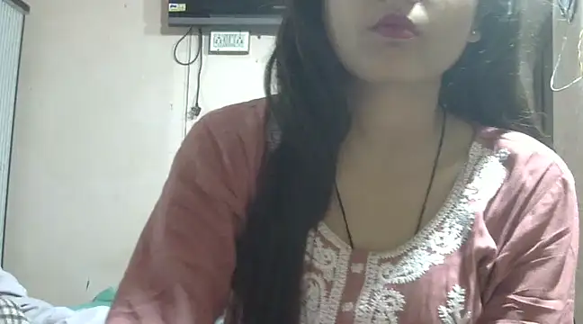 Snapshot of Aayesha chatting on 03.04.25 Aayesha online show from 03.04.25