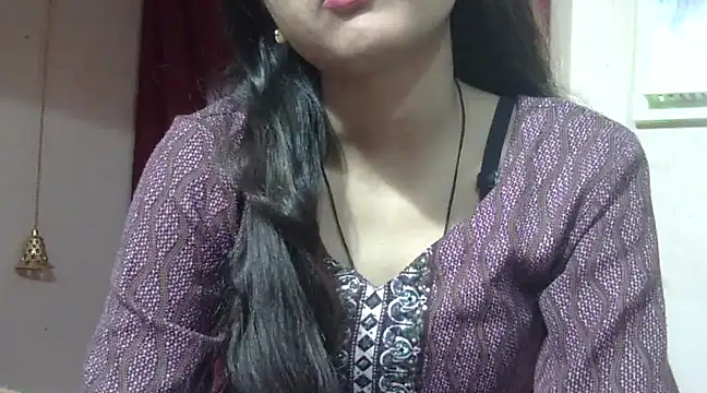 Snapshot of Aayesha chatting on 03.19.25 Aayesha online show from 03.19.25