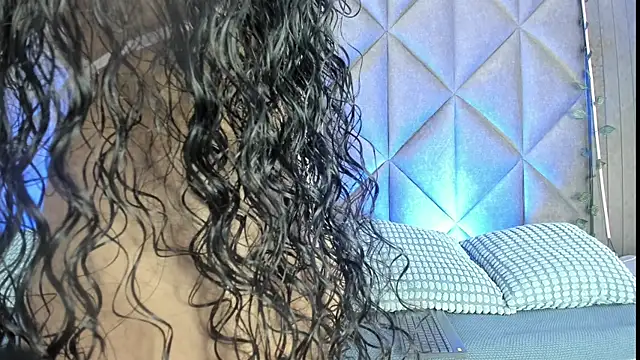 BriaConner  online show from 10.20.25