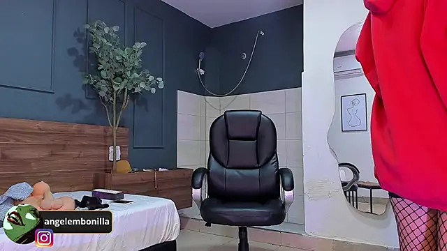 Snapshot of megan_morgan01 chatting on 09.15.25 megan morgan01 online show from 09.15.25