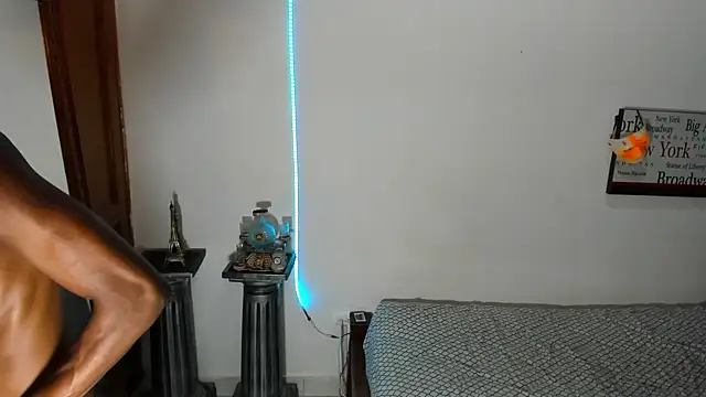 Snapshot of Darick_brown chatting on 12.11.24 Darick brown online show from 12.11.24