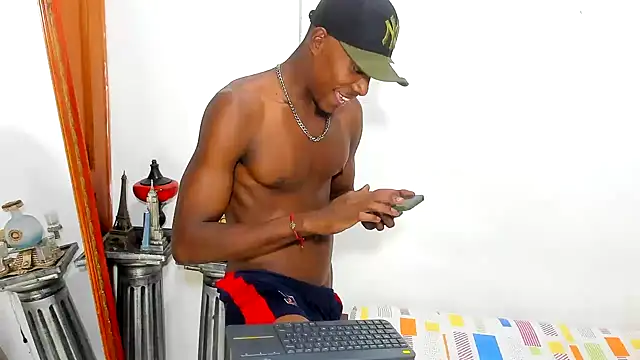 Snapshot of Darick_brown chatting on 03.05.25 Darick brown online show from 03.05.25