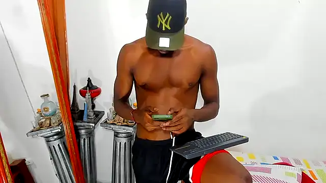 Snapshot of Darick_brown chatting on 03.08.25 Darick brown online show from 03.08.25