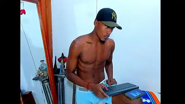 Snapshot of Darick_brown chatting on 03.14.25 Darick brown online show from 03.14.25