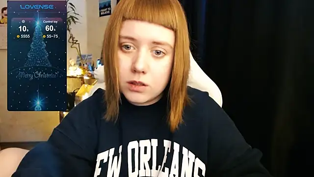 Snapshot of June_shy0 chatting on 12.18.24 June shy0 online show from 12.18.24