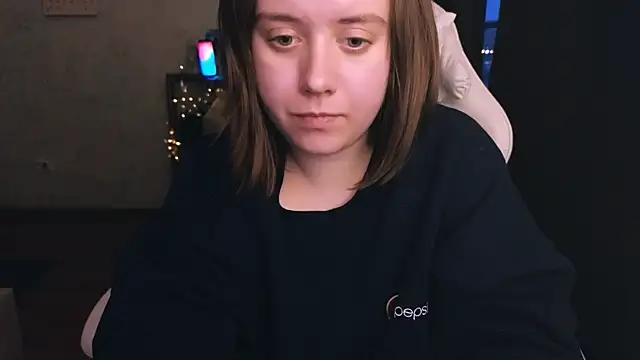 Snapshot of June_shy0 chatting on 12.26.24 June shy0 online show from 12.26.24