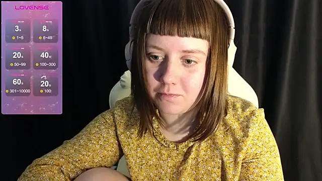 Snapshot of June_shy0 chatting on 02.05.25 June shy0 online show from 02.05.25