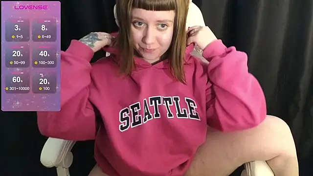 Snapshot of June_shy0 chatting on 02.06.25 June shy0 online show from 02.06.25