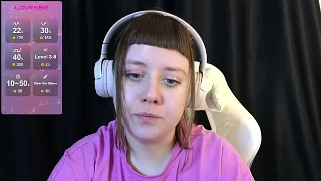 Snapshot of June_shy0 chatting on 02.12.25 June shy0 online show from 02.12.25