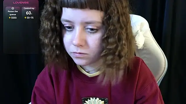 Snapshot of June_shy0 chatting on 02.14.25 June shy0 online show from 02.14.25