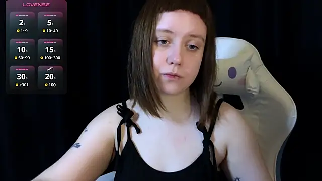 Snapshot of June_shy0 chatting on 03.01.25 June shy0 online show from 03.01.25