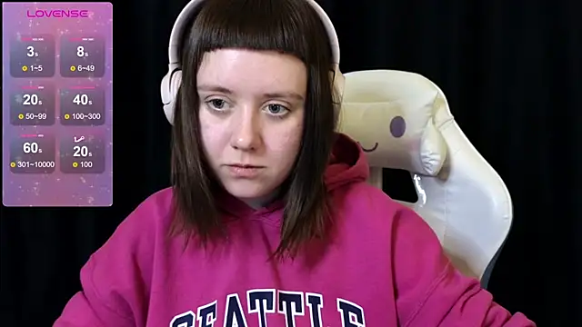 Snapshot of June_shy0 chatting on 03.08.25 June shy0 online show from 03.08.25