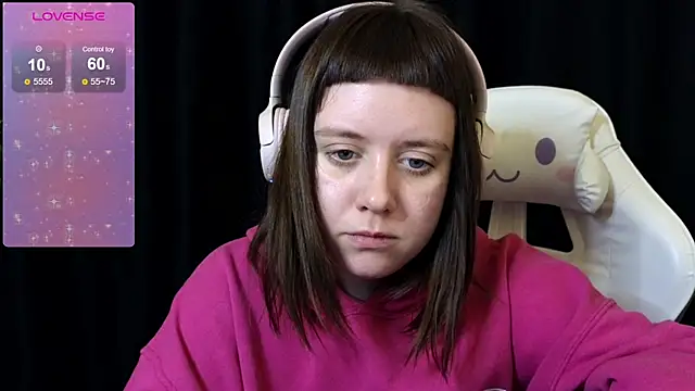 Snapshot of June_shy0 chatting on 03.08.25 June shy0 online show from 03.08.25