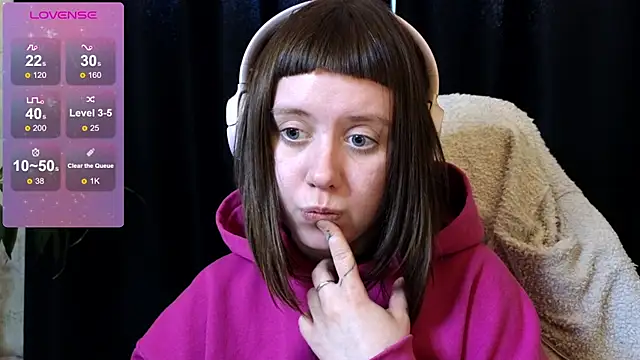 Snapshot of June_shy0 chatting on 03.15.25 June shy0 online show from 03.15.25