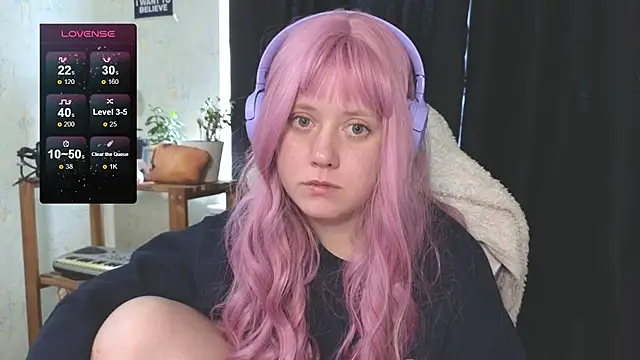 Snapshot of June_shy0 chatting on 09.25.25 June shy0 online show from 09.25.25