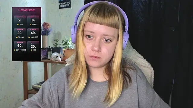 Snapshot of June_shy0 chatting on 09.27.25 June shy0 online show from 09.27.25