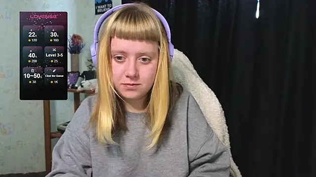 Snapshot of June_shy0 chatting on 09.28.25 June shy0 online show from 09.28.25