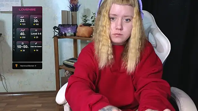 Snapshot of June_shy0 chatting on 10.08.25 June shy0 online show from 10.08.25