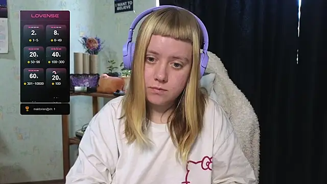 Snapshot of June_shy0 chatting on 10.18.25 June shy0 online show from 10.18.25