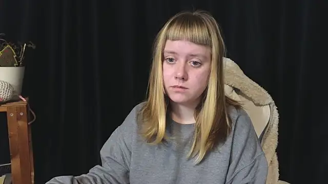 Snapshot of June_shy0 chatting on 11.20.25 June shy0 online show from 11.20.25