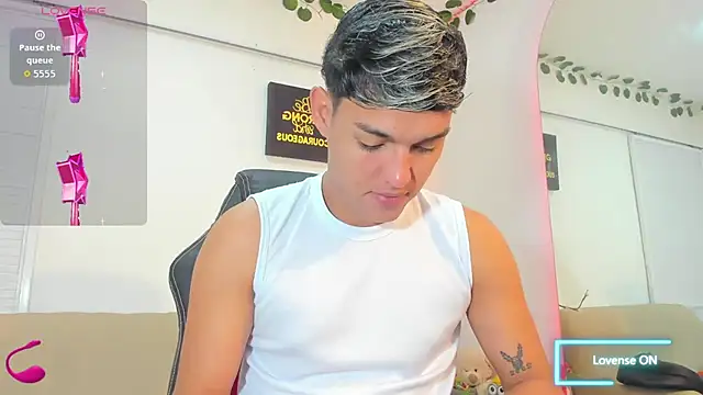 Snapshot of ryan_carter08 chatting on 11.22.25 ryan carter08 online show from 11.22.25