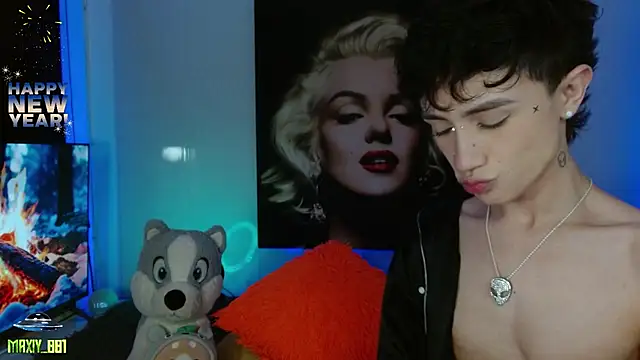 Snapshot of maxiy_001 chatting on 01.05.25 maxiy 001 online show from 01.05.25
