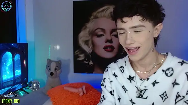 Snapshot of maxiy_001 chatting on 09.30.25 maxiy 001 online show from 09.30.25