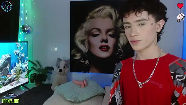 maxiy 001 online show from 05.15.26