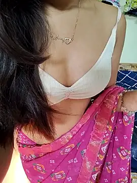 Snapshot of Meenakshi_ chatting on 11.04.25 Meenakshi online show from 11.04.25