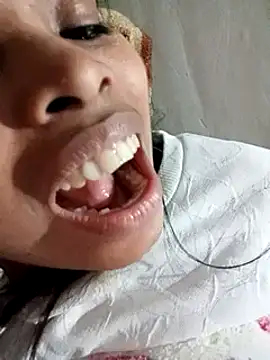 Snapshot of Queen_suman chatting on 01.04.25 Queen suman online show from 01.04.25