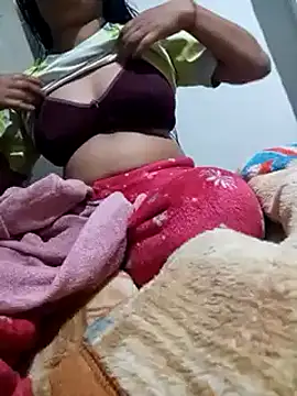 Snapshot of Queen_suman chatting on 03.04.25 Queen suman online show from 03.04.25