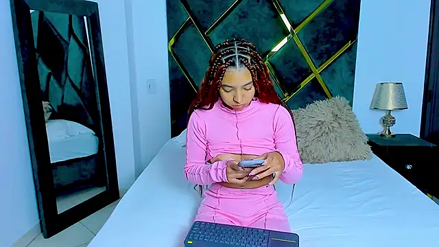 Snapshot of Criss_Ariana chatting on 01.18.25 Criss Ariana online show from 01.18.25