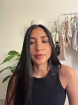 Sweetnaughtygirl  online show from 04.15.26