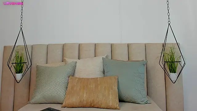 Olivia Collins1 online show from 12.29.24