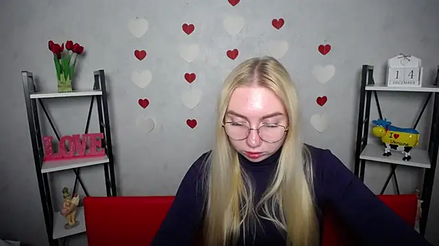 BeatriceFly online show from 12.14.24