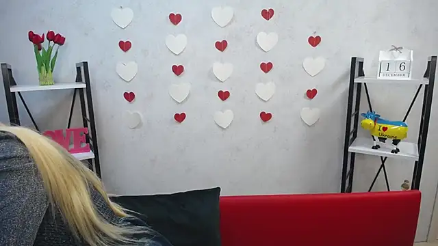 BeatriceFly online show from 12.16.24