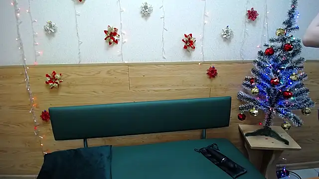 BeatriceFly online show from 12.29.24