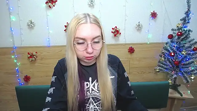 BeatriceFly online show from 01.20.25