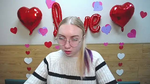 BeatriceFly online show from 01.26.25