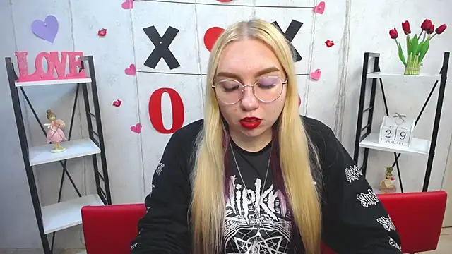 BeatriceFly online show from 01.29.25