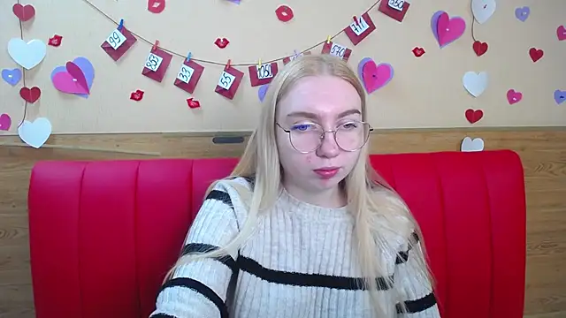 BeatriceFly online show from 02.20.25