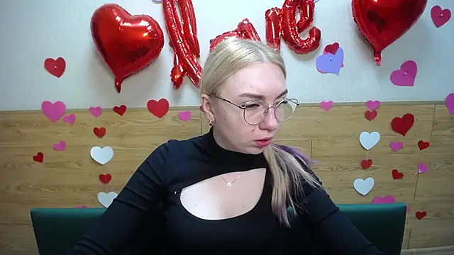 BeatriceFly online show from 03.09.25