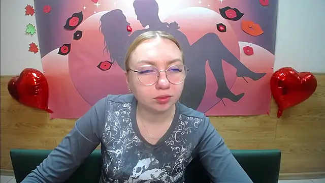 BeatriceFly online show from 10.04.25