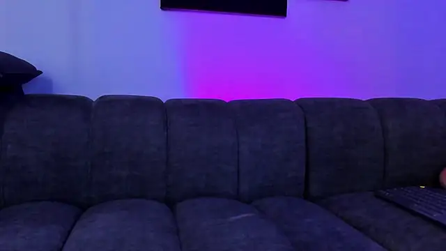 Hanna Moonlight  online show from 02.25.25