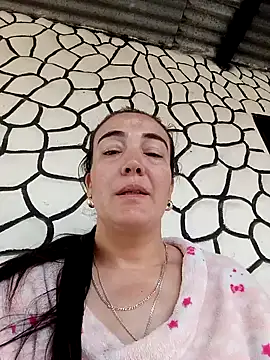 Snapshot of skayhot_ chatting on 12.28.24 skayhot online show from 12.28.24